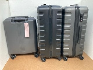 3 X ASSORTED JOHN LEWIS & PARTNERS SUITCASES TO INCLUDE SMALL HARDSHELL CABIN SIZE SUITCASE IN GREY: LOCATION - E4