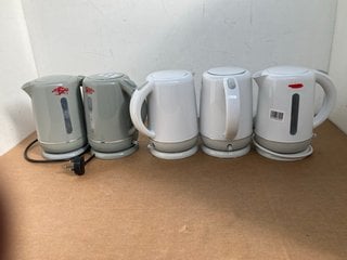 5 X JOHN LEWIS & PARTNERS ELECTRIC KETTLES IN WHITE & GREY: LOCATION - E5