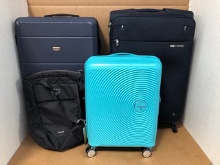 3 X SUITCASES TO INCLUDE OSPREY DAYLITE EVERYDAY/TRAVEL/HIKING 20L BACKPACK IN BLACK: LOCATION - WH7