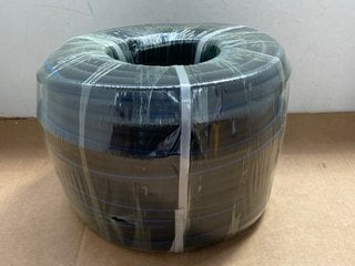 10-15MM LARGE BLACK AND BLUE HOSE PIPE: LOCATION - WH10