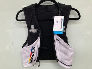 SALOMON ADVANCED SKIN 12 RACE FLAG VEST IN WHITE - SIZE LARGE - RRP £140: LOCATION - BOOTH