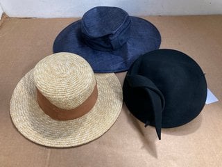 3 X HATS TO INCLUDE JOHN LEWIS & PARTNERS STRAW COWBOY HAT IN LIGHT BROWN: LOCATION - H11