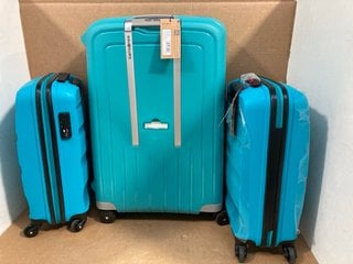 2 X AMERICAN TOURISTER SMALL HARD SHELL SUITCASE IN LIGHT BLUE TO INCLUDE SAMSONITE LARGE HARD SHELL COMBINATION LOCK SUITCASE IN BLUE: LOCATION - H8