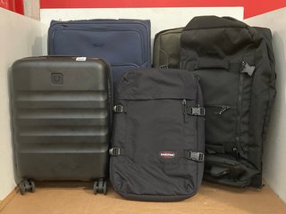 4 X SUITCASES TO INCLUDE JOHN LEWIS & PARTNERS SOFT SHELL COMBINATION LOCK LARGE SUITCASE IN NAVY: LOCATION - H5