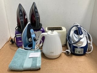 8 X HOUSEHOLD ITEMS TO INCLUDE PHILIPS AZUR STEAM IRON: LOCATION - G1