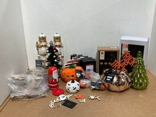 QTY OF DECORATIONS TO INCLUDE JOHN LEWIS & PARTNERS 30CM WITCH LIGHT WITH TIMER: LOCATION - G1