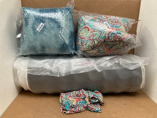 3 X BEDDING ITEMS TO INCLUDE BLUE RED AND GREEN PATTERNED LARGE OVERBLANKET: LOCATION - G5