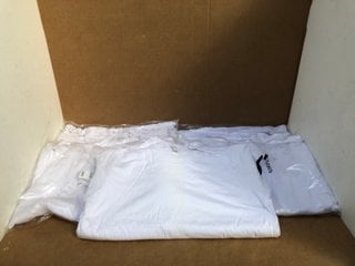 QTY OF SOL'S CREW NECK PLAIN WHITE T-SHIRTS UK SIZE 3XL: LOCATION - F17