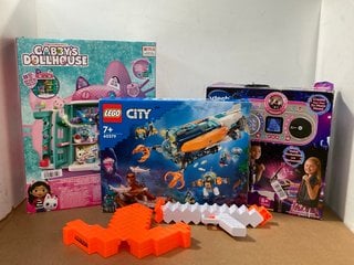 4 X KIDS TOYS TO INCLUDE DREAMWORKS GABBY'S DOLLHOUSE & V TECH 10-IN-1 DJ MIX KIT: LOCATION - WH2