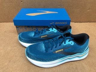 BROOKS GHOST MAX 2 WOMENS TRAINERS IN BLUE AND PINK UK SIZE 6.5 - RRP £145: LOCATION - F16