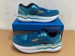 BROOKS GHOST MAX 2 WOMENS TRAINERS IN BLUE AND PINK UK SIZE 8 - RRP £145: LOCATION - F15