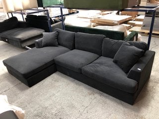 3 SEATER CORNER SOFA IN BLACK: LOCATION - A4