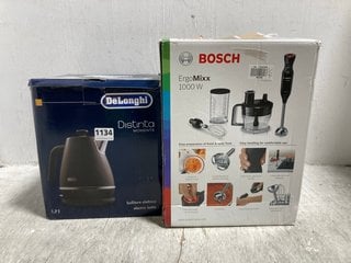 2 X KITCHEN ITEMS TO INCLUDE DELONGHI DISTINTA MOMENTS ELECTRIC KETTLE AND BOSCH ERGOMIXX 1000W: LOCATION - AR8