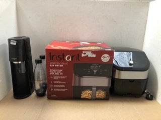 QTY OF ASSORTED ITEMS TO INCLUDE INSTANT VORTEX PLUS AIR FRYERS IN BLACK TO INCLUDE SODASTREAM TERRA SPARKLING WATER MAKER WITH 2 BOTTLES: LOCATION - AR12