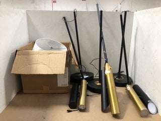 3 X JOHN LEWIS & PARTNERS FLOOR LAMPS IN GOLD/BLACK TO INCLUDE HAVERSTOCK FLOOR LAMP IN ANTIQUED BRASS FINISH: LOCATION - AR12