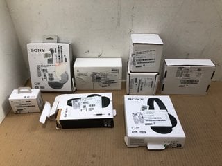 5 X ASSORTED ITEMS TO INCLUDE APPLE 20W USB-C POWER ADAPTER: LOCATION - AR15