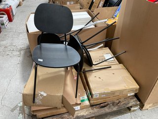 PALLET OF ASSORTED ITEMS TO INCLUDE 3 X BLACK WOODEN CHAIRS: LOCATION - A3 (KERBSIDE PALLET DELIVERY)