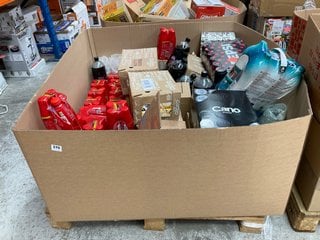 PALLET OF ASSORTED DRINKS ITEMS TO INCLUDE LUCOZADE ORIGINAL DRINKS ( B.B DATE 08.2024 ): LOCATION - B6 (KERBSIDE PALLET DELIVERY)