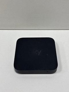 SKY PUCK TV STREAMING BOX IN BLACK: MODEL NO IP061-EF-ANT (UNIT ONLY) [JPTM125328]