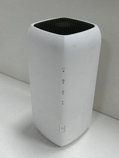 THREE 5G HOME BROADBAND HUB ROUTER: MODEL NO 26331 (WITH POWER CABLE) [JPTM125583]