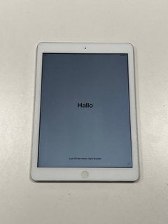 APPLE IPAD AIR 32 GB TABLET WITH WIFI IN SILVER: MODEL NO A1474 (UNIT ONLY) [JPTM125303]