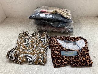 QTY OF ASSORTED WOMENS CLOTHING TO INCLUDE RUTH LANGSFORD SCOOP NECK ANIMAL PRINT TOP IN BROWN/BLACK SIZE: L: LOCATION - H7