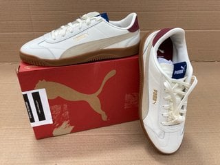 PUMA CLUB 5V5 LEATHER LACE UP TRAINERS IN WARM WHITE AND PUTTY RED ROYAL SIZE: 9: LOCATION - F4