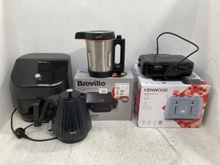 6 X ASSORTED KITCHEN APPLIANCES TO INCLUDE BREVILLE ULTIMATE DEEP FILL 2 SLICE TOASTIE MAKER: LOCATION - F5