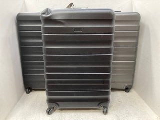 3 X JOHN LEWIS AND PARTNERS MEDIUM SIZED HARDSHELL TRAVEL SUITCASES IN BLACK AND DARK GREY: LOCATION - F6