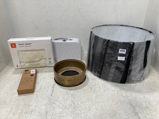 4 X ASSORTED JOHN LEWIS AND PARTNERS ITEMS TO INCLUDE LARGE FABRIC LIGHT SHADE IN BLACK , STOKKE BABY HARNESS: LOCATION - F8