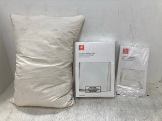 3 X ASSORTED BED ITEMS TO INCLUDE STOKKE SLEEPI BED MATTRESS PROTECTOR , BED PILLOW IN OFF WHITE: LOCATION - F8