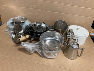 QTY OF ASSORTED JOHN LEWIS AND PARTNERS HOUSEHOLD ITEMS TO INCLUDE LARGE METAL CAKE TIN IN CREAM , STAINLESS STEEL TEAPOT: LOCATION - G9