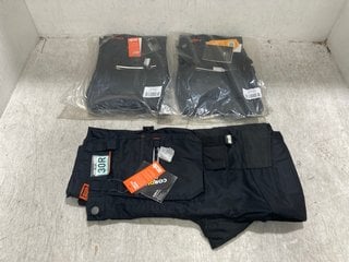 3 X SCRUFFS TRADE FLEX TROUSERS IN BLACK SIZE: 30'': LOCATION - F11