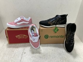 2 X ASSORTED SHOES TO INCLUDE VANS OFF THE WALL KNU SKOOL LACE UP PUMPS IN COLOUR THEORY FOXGLOVE SIZE: 6.5: LOCATION - F13