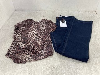 PULZ JEANS WOMENS LONG SLEEVED ANIMAL PRINT TOP IN BROWN SIZE: M TO INCLUDE PULZ JEANS BECCA BOOTLEG DENIM JEANS IN MID WASH SIZE: W28 X L32'' COMBINED RRP - £120: LOCATION - F18