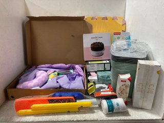 QTY OF ASSORTED ITEMS TO INCLUDE TOMMEE TIPPEE EASI GRIP FEEDING SPOON PACK: LOCATION - G18