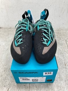 SCARPA WOMENS VELOCE HIKING AND CLIMBING SHOES IN LIGHT GREY AND MALDIVE SIZE: 5.5 - RRP - £129: LOCATION - E17