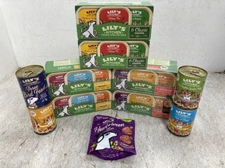 BOX OF ASSORTED LILY'S KITCHEN PET FOOD TO INCLUDE HOUL - O - WEEN MINI BURGER TREATS 70G BB: 06/26: LOCATION - E17