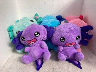 BOX OF ASSORTED CHILDRENS CARTOON PLUSHIES: LOCATION - E17