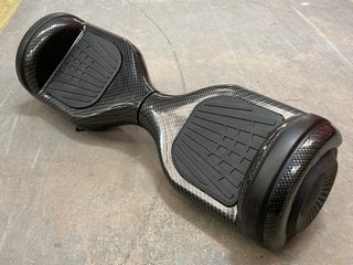 (COLLECTION ONLY) SISIGAD HOVERBOARD IN GREY CARBON FIBRE EFFECT FINISH: LOCATION - C8