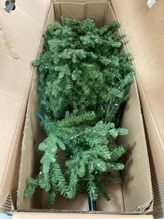 PRE LIT NATURAL STYLE CHRISTMAS TREE IN GREEN FINISH: LOCATION - C9