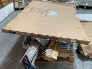 PALLET OF ASSORTED ITEMS TO INCLUDE LA REDOUTE NATURAL WICKER HEADBOARD: LOCATION - A3 (KERBSIDE PALLET DELIVERY)