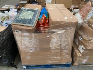 PALLET OF ASSORTED GARDEN AND OUTDOOR ITEMS TO INCLUDE WESTLAND BED AND BORDER CHIPPED BARK: LOCATION - D7 (KERBSIDE PALLET DELIVERY)