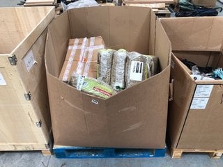 PALLET OF ASSORTED PET ITEMS TO INCLUDE HAPPY LITTLE BIRDS WILD BIRD FOOD: LOCATION - D8 (KERBSIDE PALLET DELIVERY)