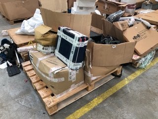 PALLET OF ASSORTED ITEMS TO INCLUDE BORG AND BECK DISC BRAKES SUITIBLE FOR A LAND ROVER - PART NUMBER BBD6086S: LOCATION - D7 (KERBSIDE PALLET DELIVERY)