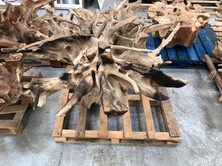 LEAF DINING TABLE BASE IN NATURAL RUSTIC BRANCHED TREE TRUNK DESIGN: LOCATION - D7 (KERBSIDE PALLET DELIVERY)