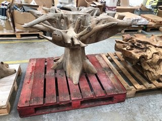 LEAF DINING TABLE BASE IN NATURAL RUSTIC BRANCHED TREE TRUNK DESIGN: LOCATION - D7 (KERBSIDE PALLET DELIVERY)