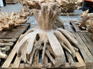 LEAF DINING TABLE BASE IN NATURAL RUSTIC BRANCHED TREE TRUNK DESIGN: LOCATION - B9 (KERBSIDE PALLET DELIVERY)