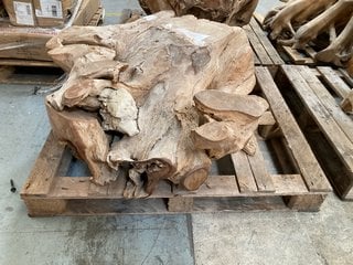 LEAF LARGE COFFEE TABLE BASE IN NATURAL RUSTIC BRANCHED TREE DESIGN: LOCATION - B9 (KERBSIDE PALLET DELIVERY)