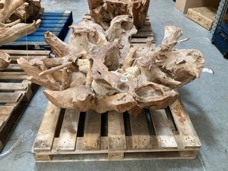 LEAF LARGE COFFEE TABLE BASE IN NATURAL RUSTIC BRANCHED TREE DESIGN: LOCATION - B9 (KERBSIDE PALLET DELIVERY)